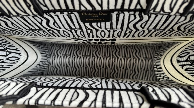 chr1st1an D10r shopping bags